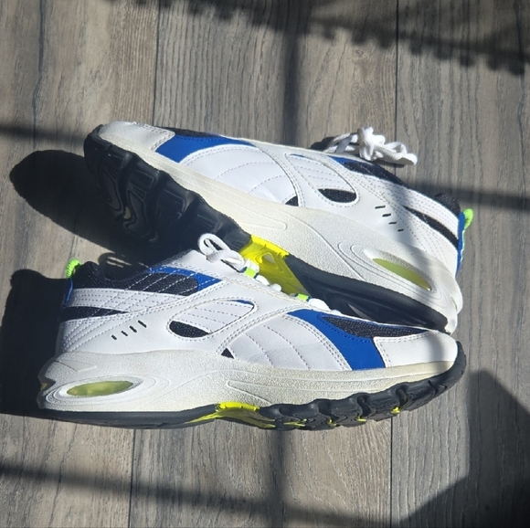 Puma Sneakers - Picture 4 of 6